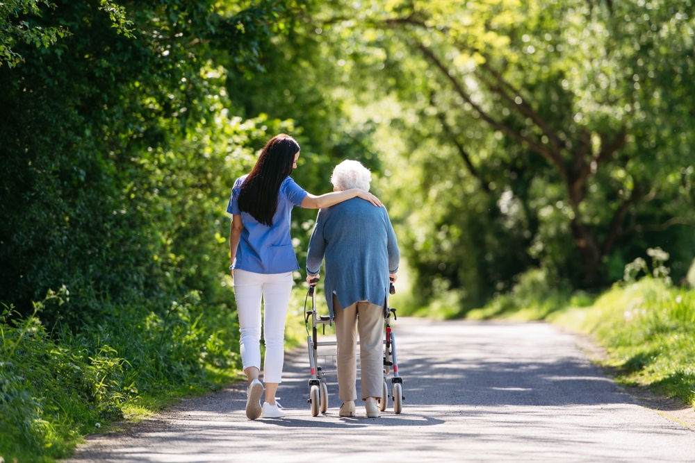 Rette RSA Alzheimer: l’emendamento contestato dalle associazioni dei malati. Cosa dice la legge  e come tutelarsi